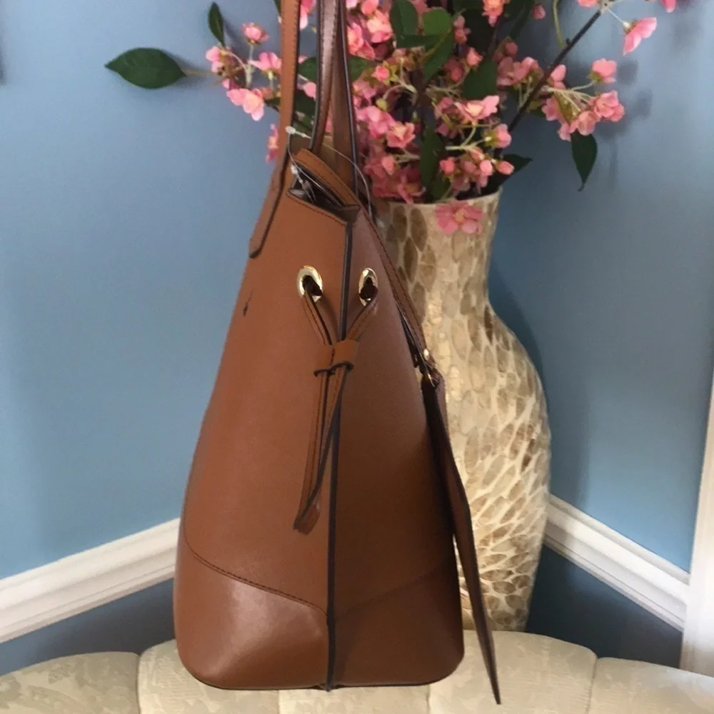 Brand New Michael Kors Leather Lg Drawstring Tote